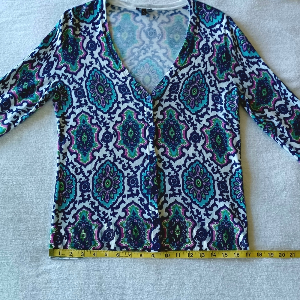 TALBOTS Floral Buttoned Top, size Mp - Picture 10 of 12